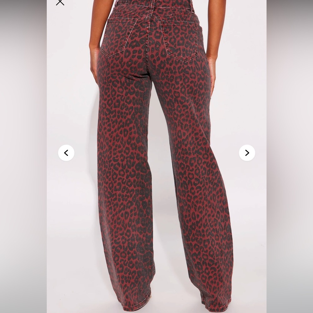 Women’s Red Leopard Print Wide-Leg Jeans - Picture 3 of 3